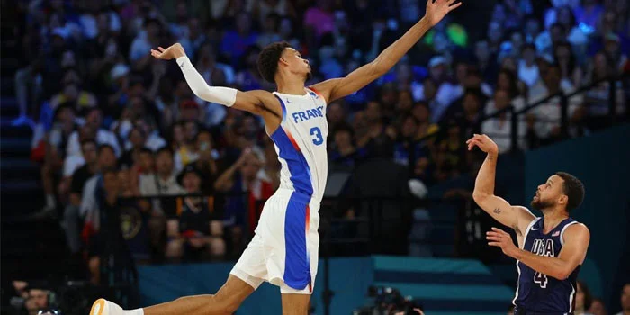 Curry On Fire, AS Rebut Emas Basket Olimpiade 2024 Usai Atasi Prancis